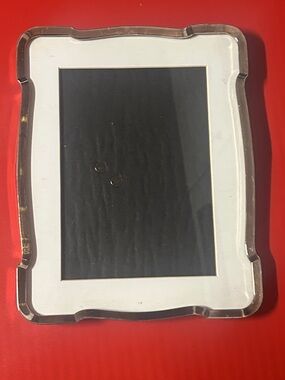 Clear Acrylic Scalloped Edge Photo Frame with White Mat